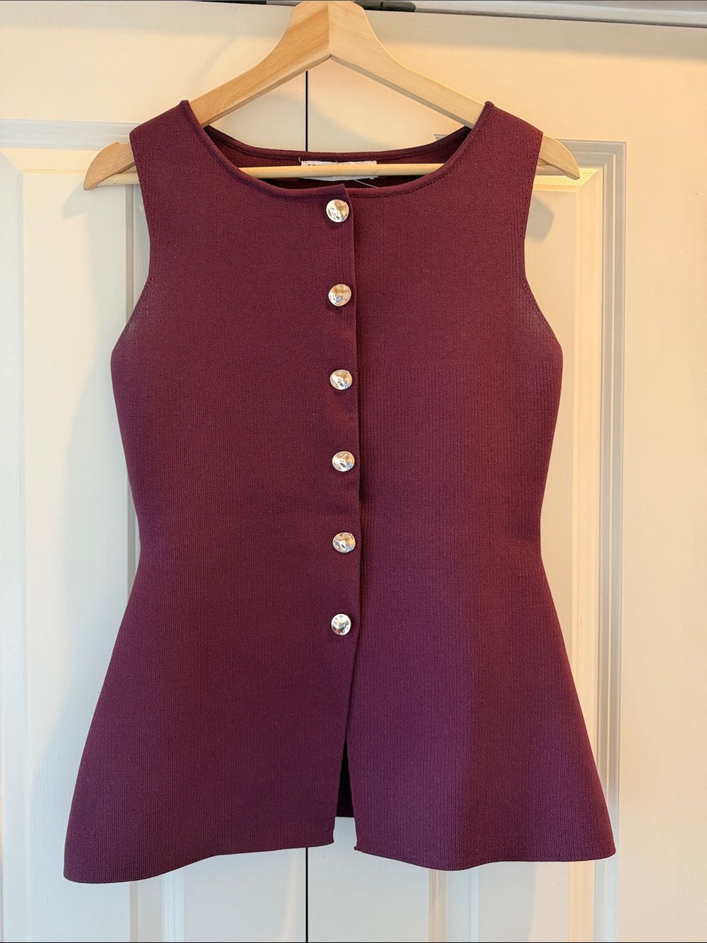 Zara Plum Button-Front Sleeveless Peplum Top